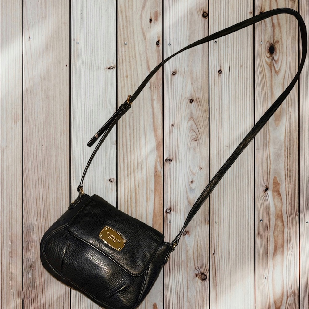 Vintage Michael Kors Leather Taupe w/ Gold Hardware Magnet Strap Crossbody Bag